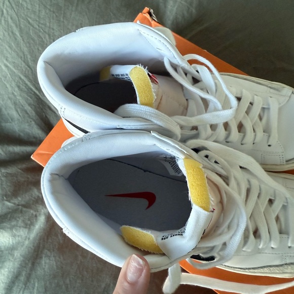 Nike Blazer Mid ’77 Women’s 8 White Black sneakers Worn Once Classic High Tops - Picture 7 of 8